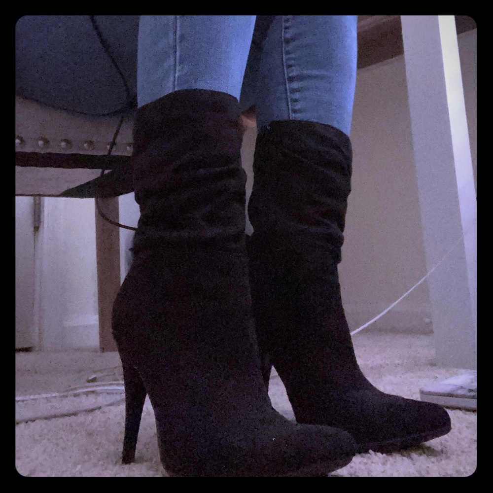 Black Booties 🖤
